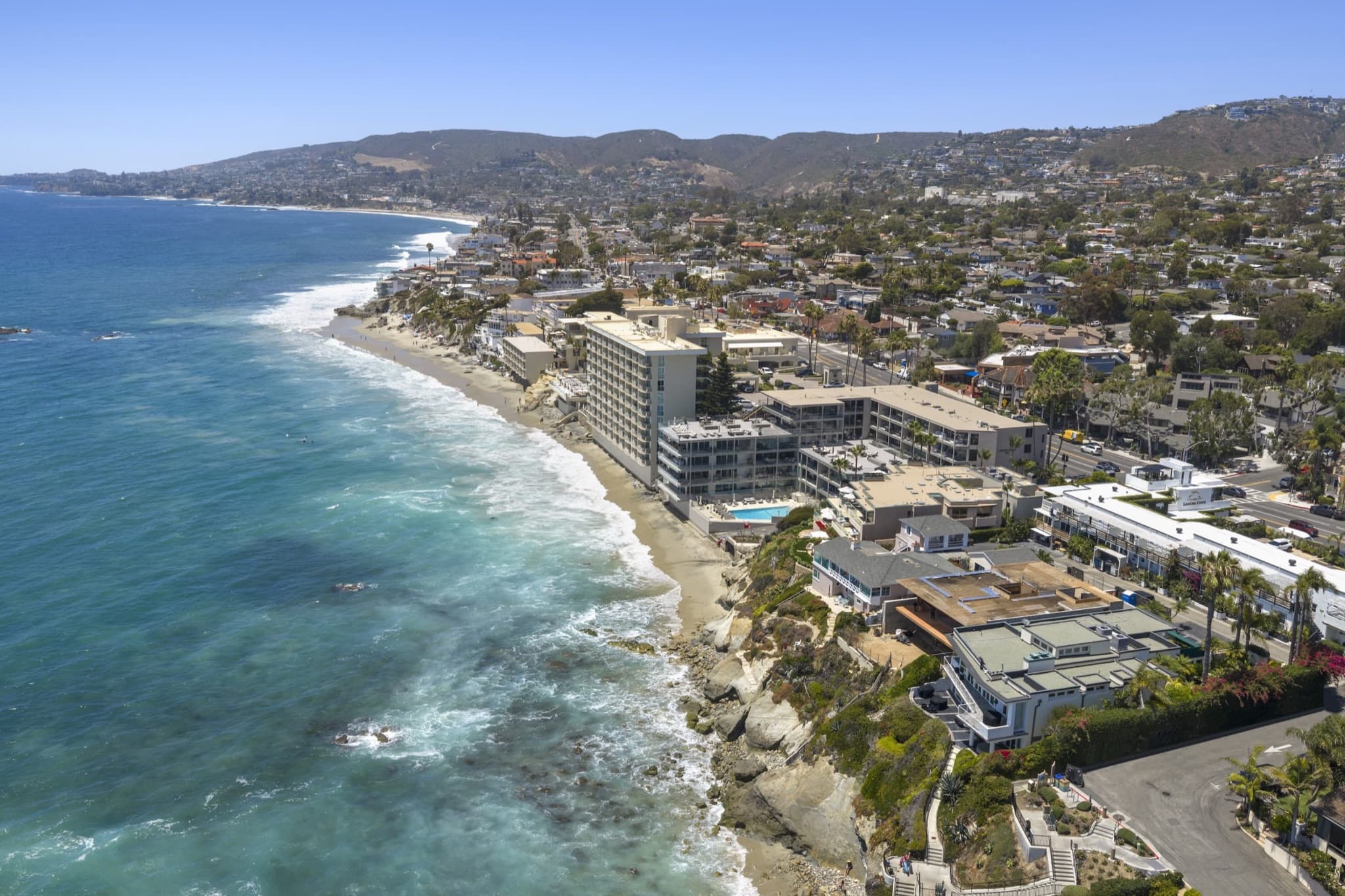 1665 Viking Rd, Laguna Beach – luxury home by Zac Dweck